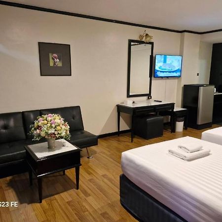 Town In Town Gardent Resort Bangkok Extérieur photo