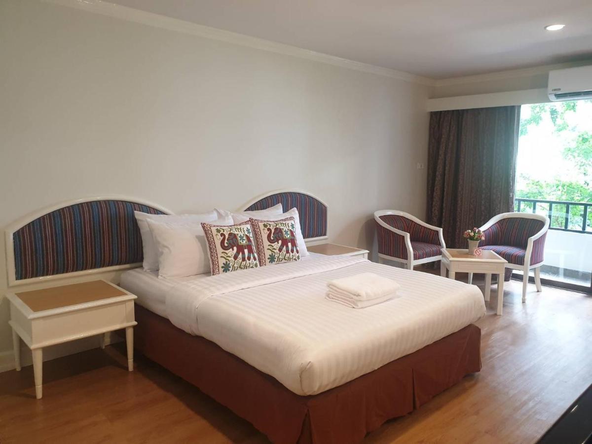 Town In Town Gardent Resort Bangkok Extérieur photo