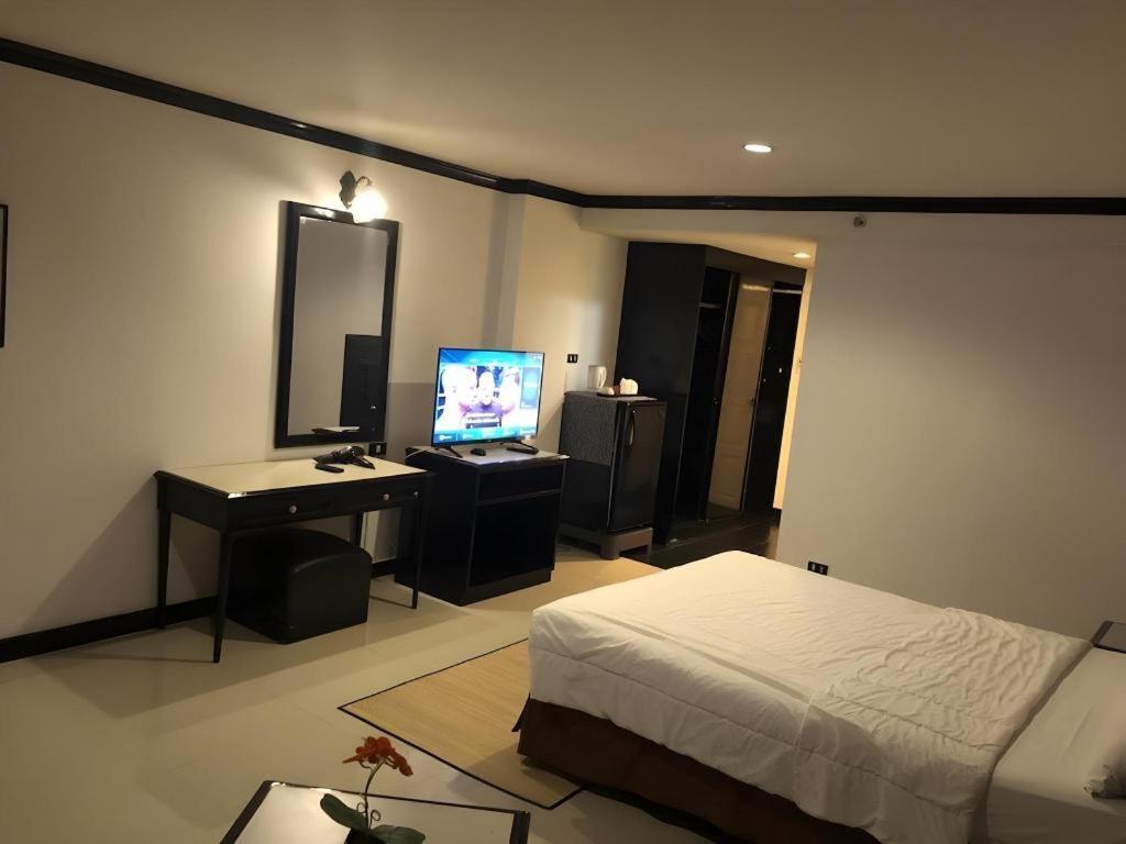 Town In Town Gardent Resort Bangkok Extérieur photo