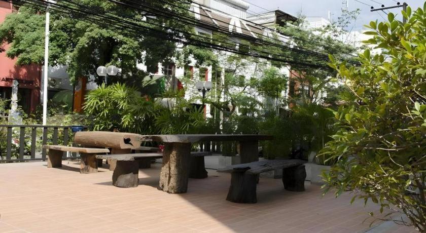 Town In Town Gardent Resort Bangkok Extérieur photo