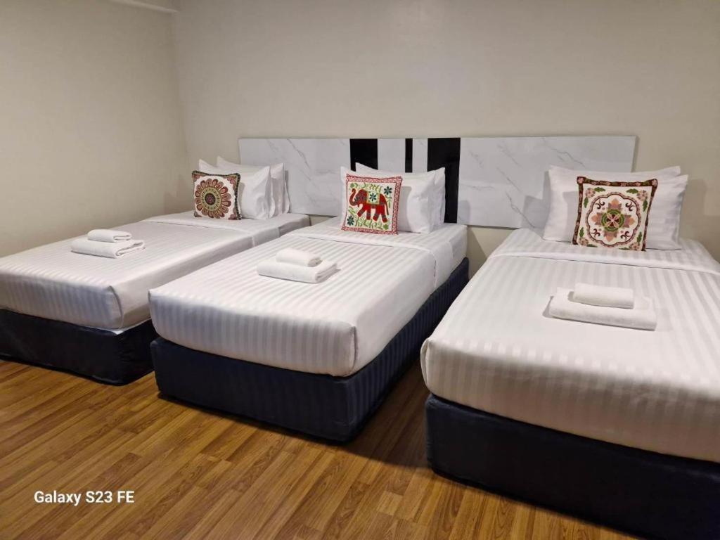 Town In Town Gardent Resort Bangkok Extérieur photo