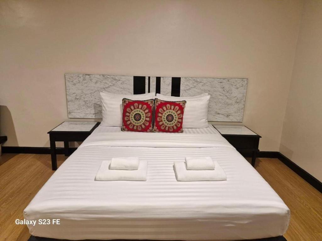 Town In Town Gardent Resort Bangkok Extérieur photo