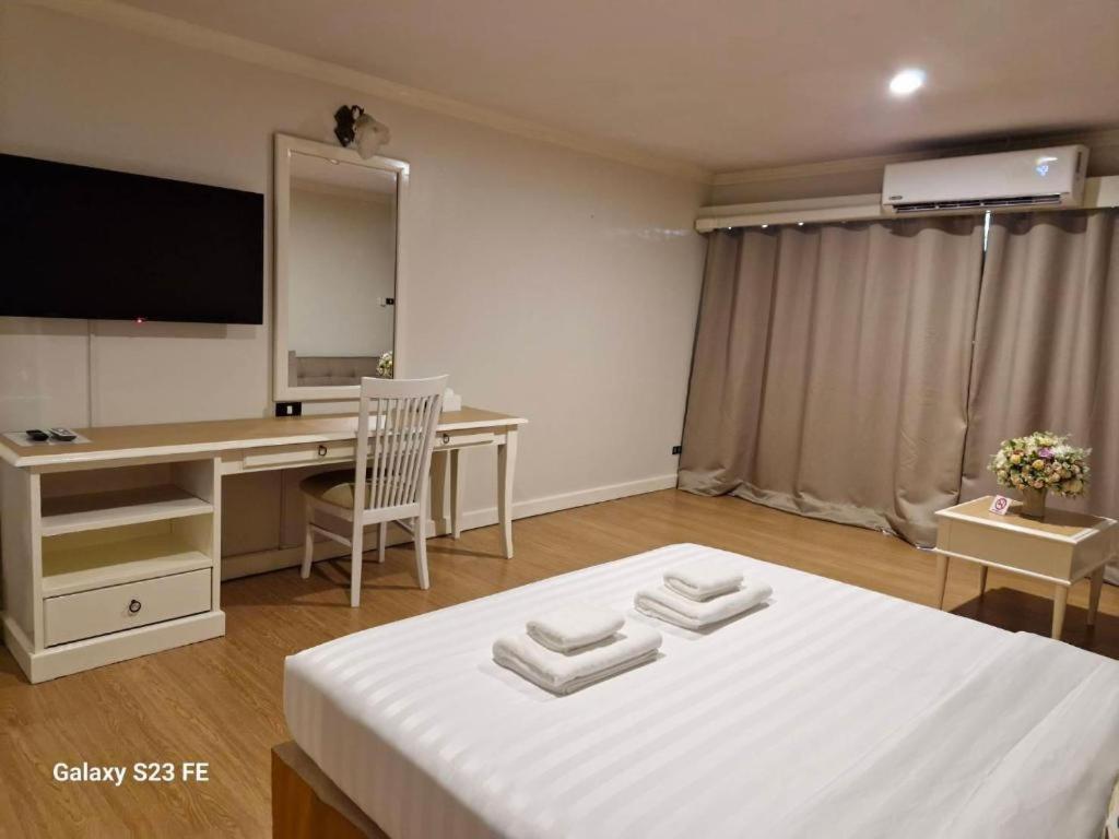 Town In Town Gardent Resort Bangkok Extérieur photo