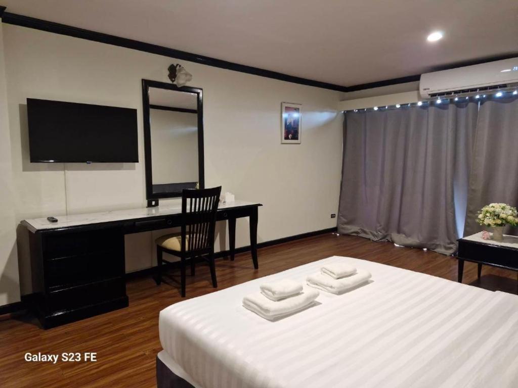 Town In Town Gardent Resort Bangkok Extérieur photo