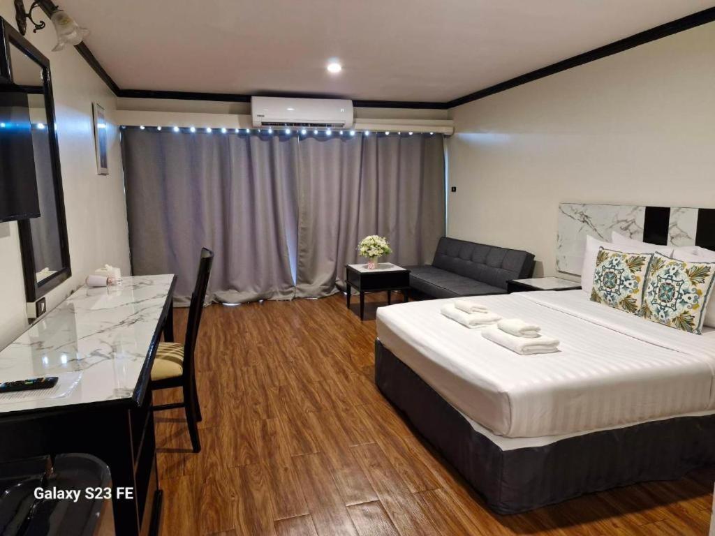 Town In Town Gardent Resort Bangkok Extérieur photo