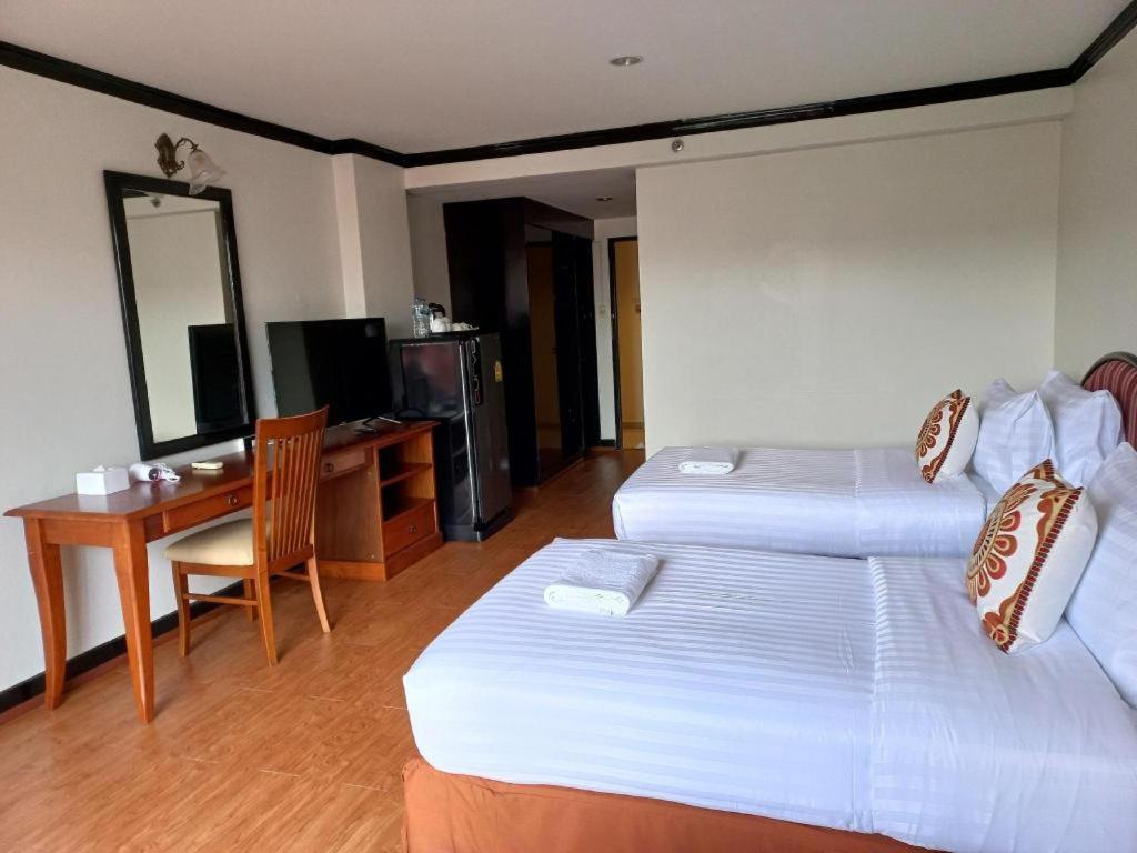 Town In Town Gardent Resort Bangkok Extérieur photo