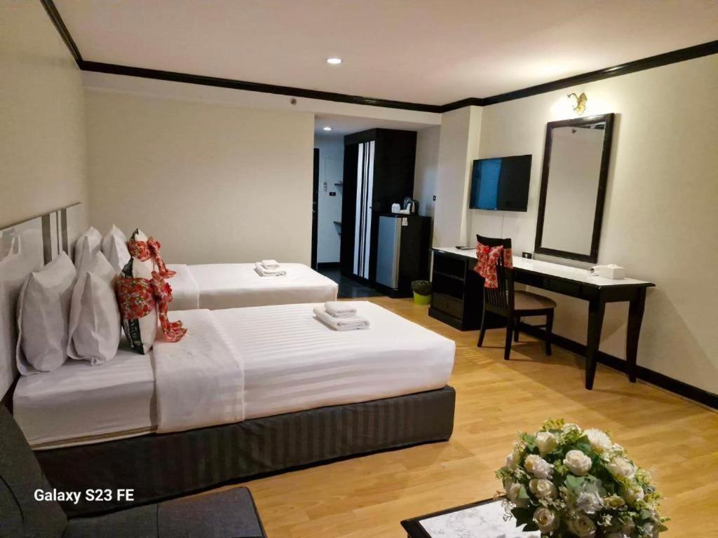 Town In Town Gardent Resort Bangkok Extérieur photo